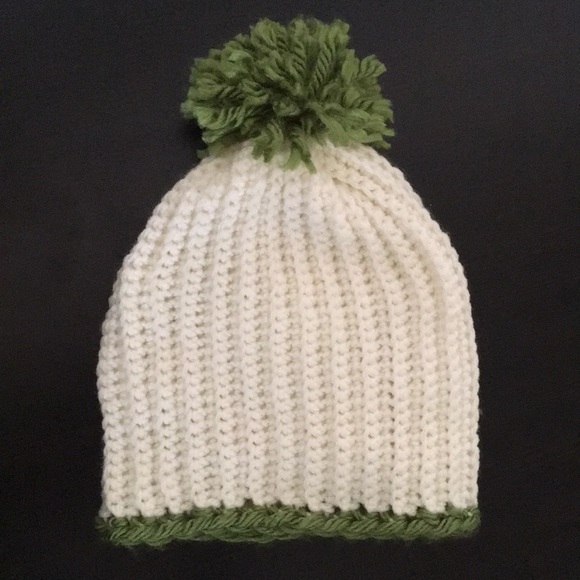 Hand crocheted beanie hat - Picture 2 of 3